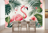 Papier Peint Panoramique Animaux De La Foret Exotique dans une salle à manger contemporaine avec table en bois naturel, chaises beiges et éclairage suspendu blanc. Illustration d'une scène tropicale avec un flamant rose au centre, entouré de grandes feuilles vertes et de fleurs d'hibiscus rose vif, avec des papillons roses volant autour.