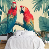 Papier Peint Foret Animaux Tropical dans une chambre à coucher apaisante avec lit blanc, table de chevet moderne, et plantes vertes. Illustration de deux aras colorés perchés sur une branche entourée de grandes feuilles de palmier et d'hibiscus rouges, dans un style de livre pour enfants.